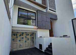 Rumah Idaman Keluarga Dijual Rumah 2 12 lantai di jelambar kavling polri Luxury Living Rumah Modern dengan Desain Elegan di lokasi yang strategis lokasi di grogol-petamburan, tersedia melalui melalui situs Lamudi