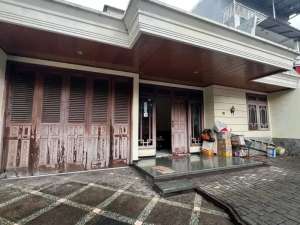 Rumah Kedawung Lowokwaru Malang Row Jalan Lebar lokasi di Blimbing, tersedia melalui melalui situs Olx