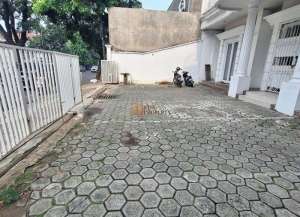 Rumah Klasik Eropa di Gandaria, Kebayoran BaruLokasi EliteStrategis untuk Kantor atau Usaha lokasi di kebayoran-lama, tersedia melalui melalui situs Lamudi