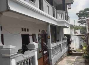 Rumah Kos Sengkaling Dau Malang lokasi di ",
          price: `850000000`,
          currency: `IDR`
    };


    let pageData = {
        viewPhoneModalField: , tersedia melalui melalui situs Lamudi