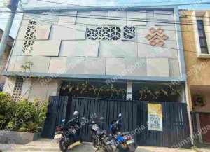 rumah kost ekslusif 15 kamar tidur seturan lokasi di depok-2, tersedia melalui melalui situs Lamudi