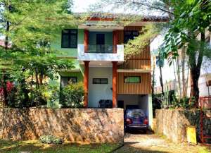 Rumah LT 275 di Kota Bogor 10 Menit ke Gerbang Tol Harga Nego J-22796 lokasi di ",
          price: `4980000000`,
          currency: `IDR`
    };


    let pageData = {
        viewPhoneModalField: , tersedia melalui melalui situs Lamudi