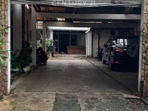 Rumah Luas Dan Besar Ada Kamar Kontrakan Di Menteng Jaksel lokasi di Tebet, tersedia melalui melalui situs Olx