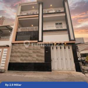 Rumah Megah Cantik Hoek Teluk Gong 3 Lantai Jakarta Utara , tersedia melalui melalui situs Rumah123