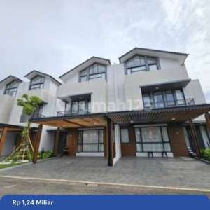 Rumah Mewah 1Man dekat Bandara di Summarecon Makassar , tersedia melalui melalui situs Rumah123