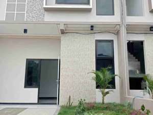 rumah mewah 2 lantai angsuran 1 juta an dibelakang RSUD RA basoeni gedek Mojokerto lokasi di Gedeg, tersedia melalui melalui situs Olx