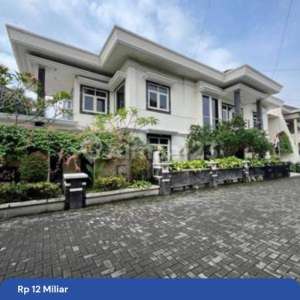 Rumah Mewah 2 Lantai Dengan Tanah Luas Dan Kolam Renang Di Perumahan Nandan Griya Idaman Sariharjo Ngaglik Sleman , tersedia melalui melalui situs Rumah123