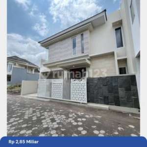 Rumah Mewah 2 Lantai Perumahan Jalan Jambon Dekat Kota Jogja , tersedia melalui melalui situs Rumah123