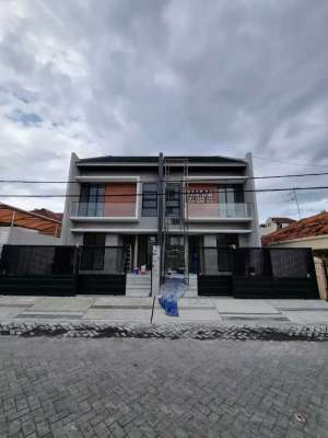 Rumah Mewah 2 Lantai Uk. 5x23m Di Perum. Baruk Utara, MERR, STIKOM lokasi di Tenggilis Mejoyo, tersedia melalui melalui situs Olx