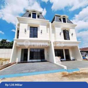 Rumah Mewah American Classic Premium Dekat Tol Jatibening , tersedia melalui melalui situs Rumah123