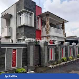 Rumah Mewah Dengan Kolam Renang Di Baranangsiang Indah Kota Bogor , tersedia melalui melalui situs Rumah123