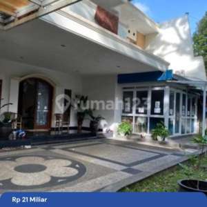 RUMAH MEWAH DI SAYAP JALAN CIPAGANTI BANDUNG , tersedia melalui melalui situs Rumah123