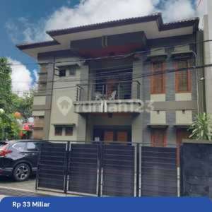 Rumah Mewah di Senayan , tersedia melalui melalui situs Rumah123