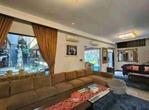 Rumah Mewah Hook Tengah Kota Bandung Buahbatu lokasi di Lengkong, tersedia melalui melalui situs Olx