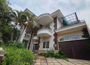 Rumah Mewah Lingkungan Elit di Bukit Sari Semarang lokasi di ",
          price: `7000000000`,
          currency: `IDR`
    };


    let pageData = {
        viewPhoneModalField: , tersedia melalui melalui situs Lamudi