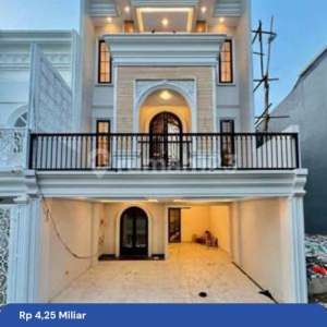 Rumah Mewah Megah American Style Private Pool di Jagakarsa Jaksel , tersedia melalui melalui situs Rumah123