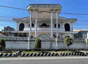 Rumah Mewah Murah Siap Huni di Dharmawangsah Indah, Surabaya lokasi di ",
          price: `11000000000`,
          currency: `IDR`
    };


    let pageData = {
        viewPhoneModalField: , tersedia melalui melalui situs Lamudi