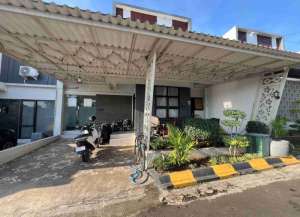 Rumah mewah perum Karanggintung Utara Purwokerto lokasi di ",
          price: `1300000000`,
          currency: `IDR`
    };


    let pageData = {
        viewPhoneModalField: , tersedia melalui melalui situs Lamudi