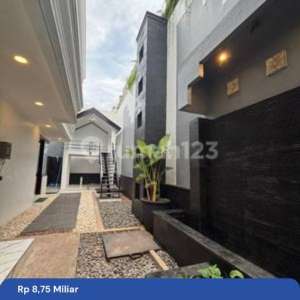 Rumah Mewah. River Park. Bintaro Jaya. Tangerang Selatan , tersedia melalui melalui situs Rumah123
