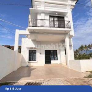 Rumah Modern di Kota Malang Konsep American Clasic 250m dr Poros Provinsi , tersedia melalui melalui situs Rumah123