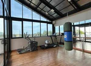 Rumah Modern Minimalis Bukit Golf Mediterania PIK lokasi di penjaringan, tersedia melalui melalui situs Lamudi