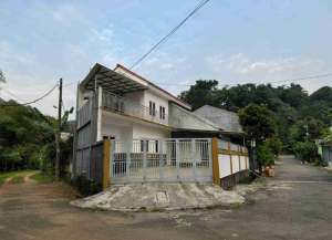 rumah murah 2 lantai di komplek muslim az-zikra ponpes Sentul Bogor lokasi di ",
          price: `845000000`,
          currency: `IDR`
    };


    let pageData = {
        viewPhoneModalField: , tersedia melalui melalui situs Lamudi