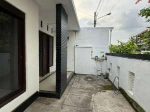 RUMAH MURAHDEKAT SEMINYAK, KUTA, BALI lokasi di Seminyak, tersedia melalui melalui situs Olx