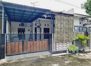 Rumah Nyaman Siap Huni Letak Strategis lokasi di ",
          price: `355000000`,
          currency: `IDR`
    };


    let pageData = {
        viewPhoneModalField: , tersedia melalui melalui situs Lamudi
