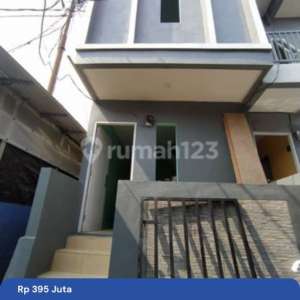 Rumah Petakan 2 Lantai Akses 2 motor di Cipulir Jakarta Selatan , tersedia melalui melalui situs Rumah123