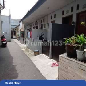 Rumah Petakan 9 Pintu Msk Mobil Di Pd Pinang Jaksel , tersedia melalui melalui situs Rumah123