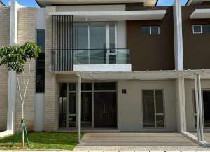 Rumah PIK 2 DIJUAL Ukuran 10x15 Posisi Boulevard TERMURAH BISA KPR lokasi di kosambi, tersedia melalui melalui situs Lamudi