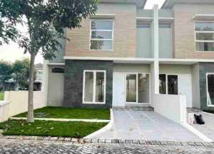 Rumah Puri Indah Ketintang, Surabaya dekat POLDA, Royal Plaza, TOL lokasi di ",
          price: `2770000000`,
          currency: `IDR`
    };


    let pageData = {
        viewPhoneModalField: , tersedia melalui melalui situs Lamudi