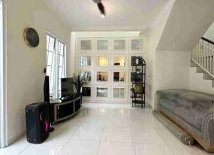 Rumah Sehat Terawat Siap Huni Strategis di Bambu Apus, JakTim lokasi di ",
          price: `2375000000`,
          currency: `IDR`
    };


    let pageData = {
        viewPhoneModalField: , tersedia melalui melalui situs Lamudi