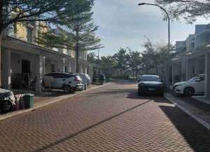 RUMAH SIAP HUNI 2 LANTAI 3 BR PIK 2 lokasi di kosambi, tersedia melalui melalui situs Lamudi