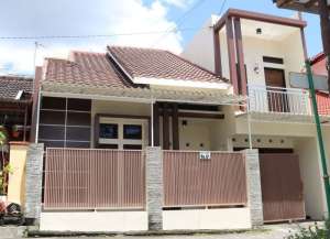 Rumah Siap Huni 2 Lantai Desain Dalam Perum Utara Pintu Tol Purwomartani. 690 Juta lokasi di depok-2, tersedia melalui melalui situs Lamudi