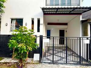 Rumah Siap Huni 2 Lantai Dan Memiliki KT 41 Di Serpong BSD lokasi di Serpong Utara, tersedia melalui melalui situs Olx