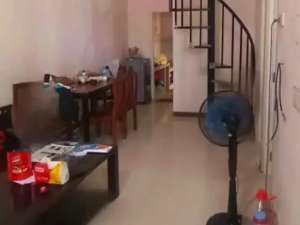 Rumah Siap Huni dan nyaman di Graha Wahid Semarang Selatan10896 lokasi di Semarang Selatan, tersedia melalui melalui situs Olx