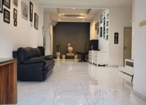 Rumah Siap Huni Delta Sari Baru lokasi di ",
          price: `2375000000`,
          currency: `IDR`
    };


    let pageData = {
        viewPhoneModalField: , tersedia melalui melalui situs Lamudi