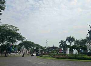 Rumah siap huni depan skolah Tarakanita Cluster telaga Citra raya lokasi di ",
          price: `1195000000`,
          currency: `IDR`
    };


    let pageData = {
        viewPhoneModalField: , tersedia melalui melalui situs Lamudi