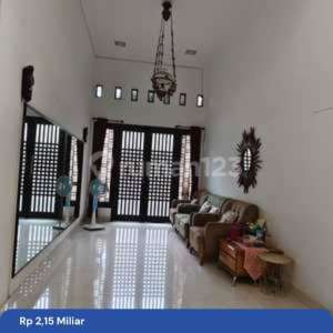 Rumah Siap Huni depan taman bermain dan Musolah.lingkungan Asri,Perumahan Nirwana Estet Cibinong.Lokasi sangat startegis,dekat Mall CCM dan PakanSariCibinong. , tersedia melalui melalui situs Rumah123