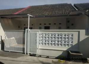 Rumah Siap Huni di Komplek Chandra Baru Pondok MelatiStrategis Dekat Tol JORRBandara Halim lokasi di ",
          price: `500000000`,
          currency: `IDR`
    };


    let pageData = {
        viewPhoneModalField: , tersedia melalui melalui situs Lamudi