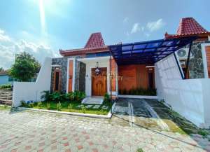 Rumah Siap Huni di Perumahan Etnik Dekat Candi Prambanan lokasi di ",
          price: `620000000`,
          currency: `IDR`
    };


    let pageData = {
        viewPhoneModalField: , tersedia melalui melalui situs Lamudi