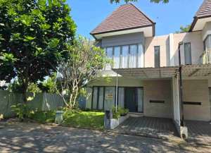 Rumah Siap Pakai di Perumahan Amaya Ungaran lokasi di ",
          price: `2400000000`,
          currency: `IDR`
    };


    let pageData = {
        viewPhoneModalField: , tersedia melalui melalui situs Lamudi