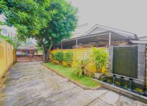 Rumah startegis dan besar di Harjamukti Cimanggis Depok lokasi di ",
          price: `3500000000`,
          currency: `IDR`
    };


    let pageData = {
        viewPhoneModalField: , tersedia melalui melalui situs Lamudi