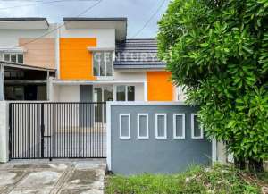 Rumah Strategis Cocok Untuk Hunian Atau Usaha Di Parung Panjang lokasi di ",
          price: `550000000`,
          currency: `IDR`
    };


    let pageData = {
        viewPhoneModalField: , tersedia melalui melalui situs Lamudi