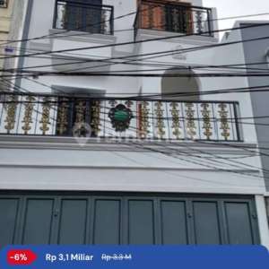 rumah strategis di jembatan lima dekat glodok , tersedia melalui melalui situs Rumah123