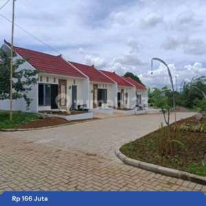 Rumah Subsidi Pertama Nuansa Bali Di Sukabumu di Jl. Selakopi-Cijengkol No. 2, Lembursawah, Cicantayan, Sukabumi, Jawa Barat, Indonesia, 43155, Cicantayan , tersedia melalui melalui situs Rumah123