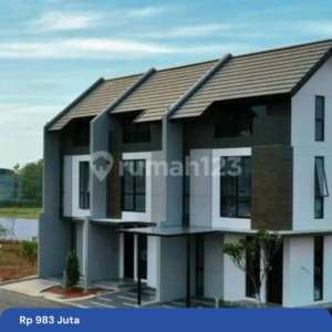 Rumah Summarecon Tepi Danau Crown Gading 2 3 Lantai , tersedia melalui melalui situs Rumah123
