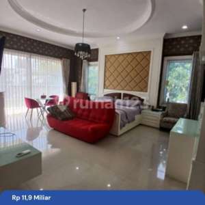 Rumah Taman Grisenda PIK, 3,5 Lantai, Hoek, Kolam Renang, Dekat Tol , tersedia melalui melalui situs Rumah123