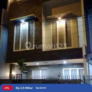 Rumah taman palem lestari jakarta barat. , tersedia melalui melalui situs Rumah123